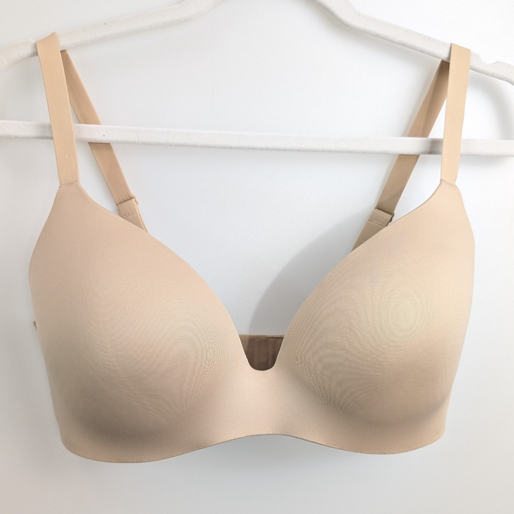 Uniqlo 3D‎ Hold Wireless T Shirt Bra 34/36 D DD Tan Seamless Comfort Smoothing